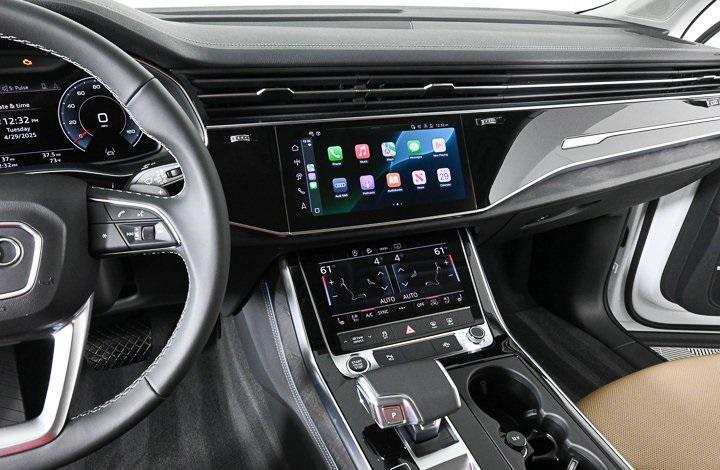new 2025 Audi Q7 car, priced at $73,863