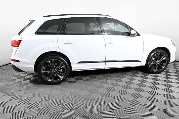 new 2025 Audi Q7 car, priced at $73,863