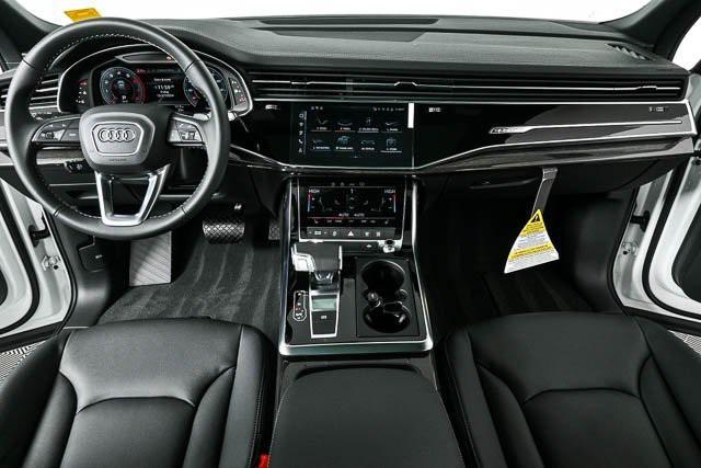 new 2025 Audi Q7 car, priced at $65,852