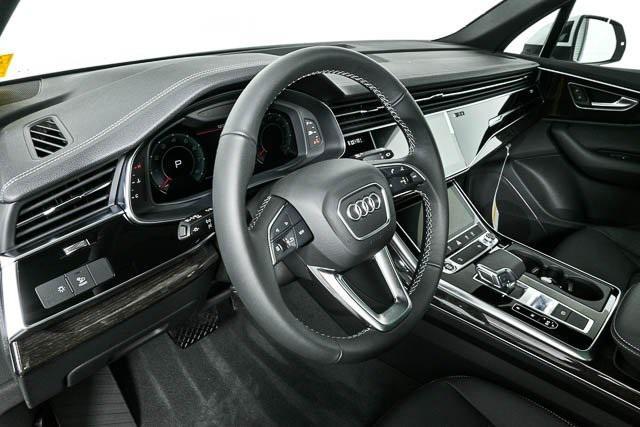 new 2025 Audi Q7 car, priced at $65,852