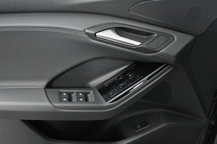 new 2025 Audi Q6 e-tron car, priced at $68,997