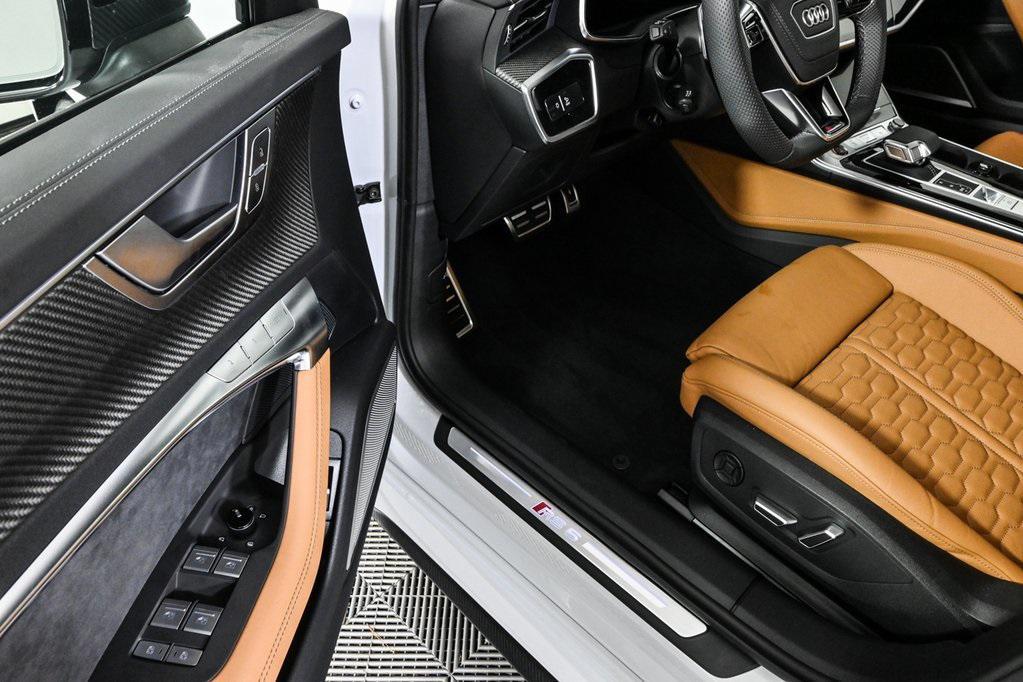 new 2025 Audi RS 6 Avant car, priced at $148,395