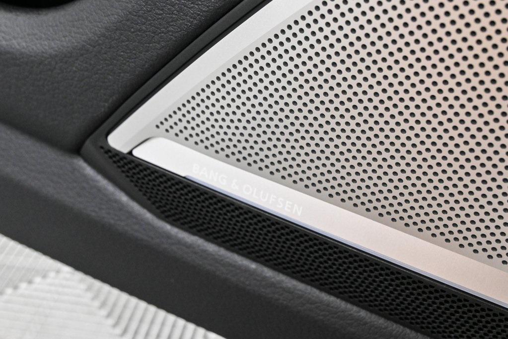 new 2025 Audi RS 6 Avant car, priced at $148,395