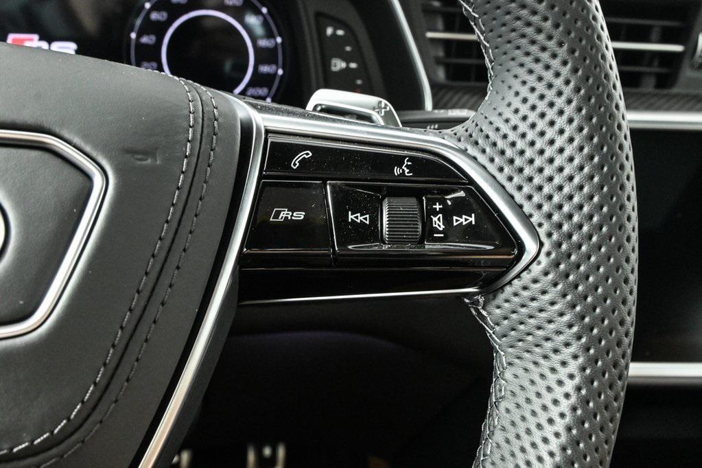 new 2025 Audi RS 6 Avant car, priced at $148,395