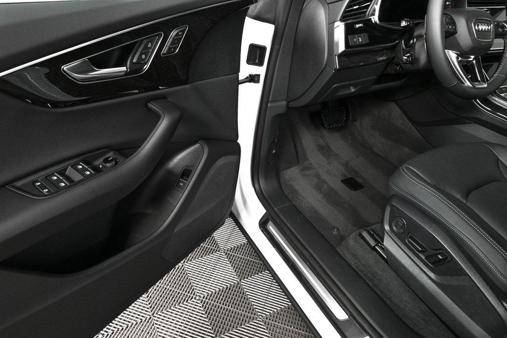 new 2025 Audi Q8 car, priced at $78,294