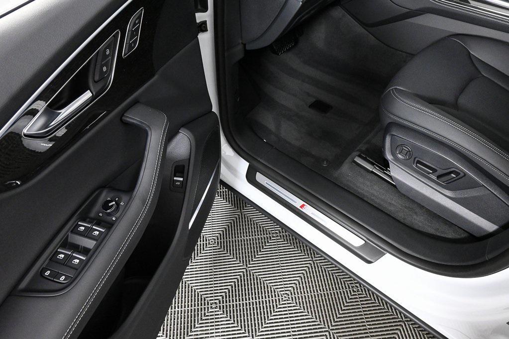 new 2025 Audi Q8 car, priced at $82,379