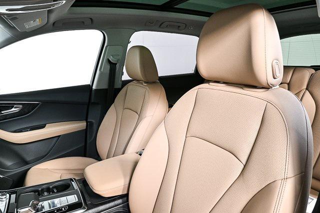 new 2025 Audi Q7 car, priced at $72,455