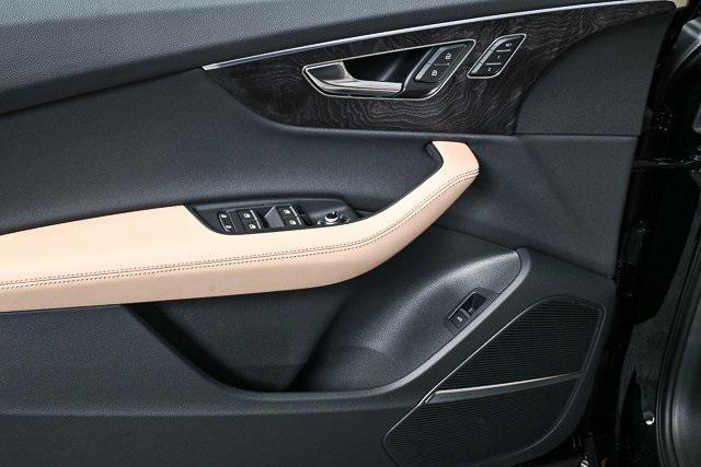 new 2025 Audi Q7 car, priced at $72,455