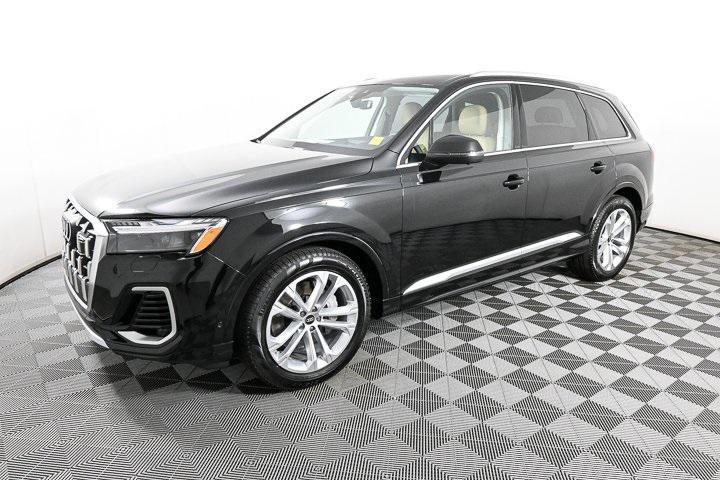 new 2025 Audi Q7 car, priced at $78,442