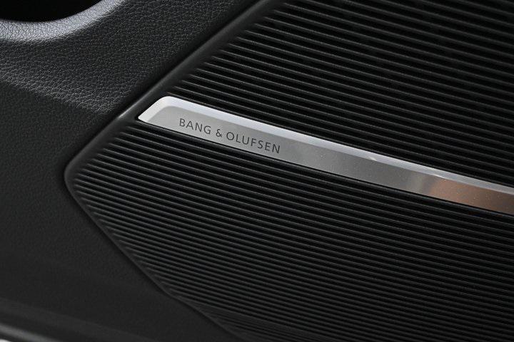 new 2025 Audi Q7 car, priced at $77,750