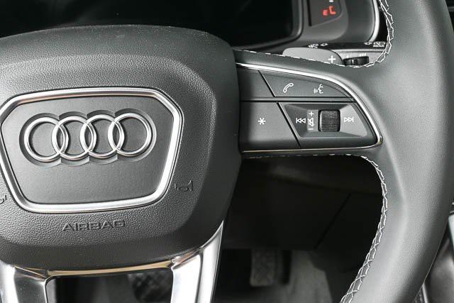 new 2025 Audi Q7 car, priced at $77,750