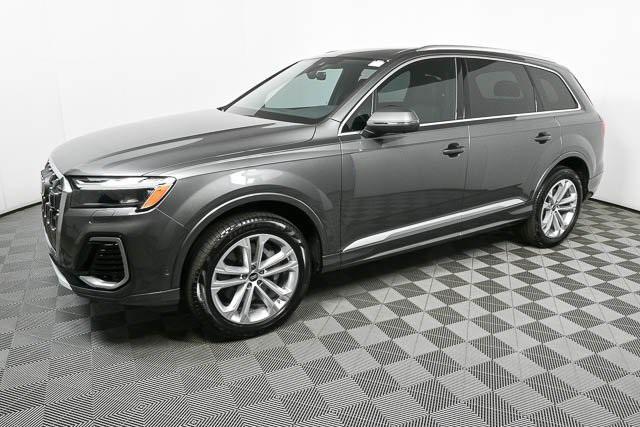 new 2025 Audi Q7 car, priced at $71,111