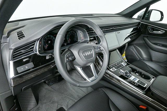 new 2025 Audi Q7 car, priced at $61,752