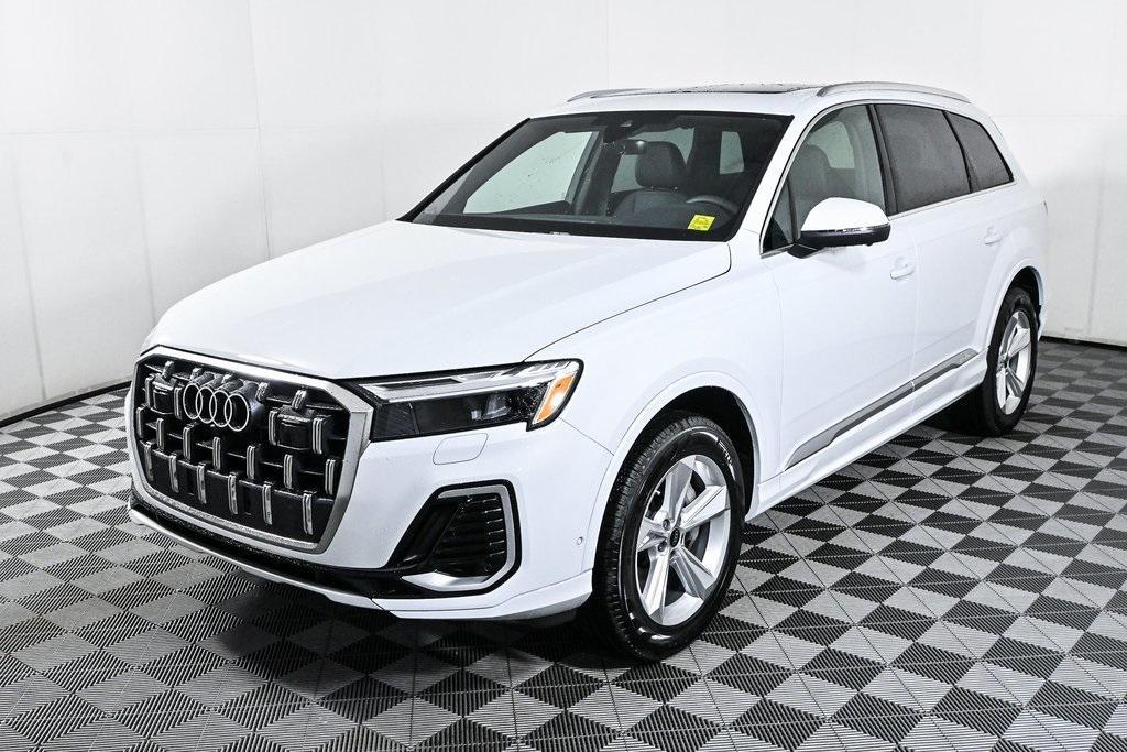 new 2025 Audi Q7 car, priced at $64,650