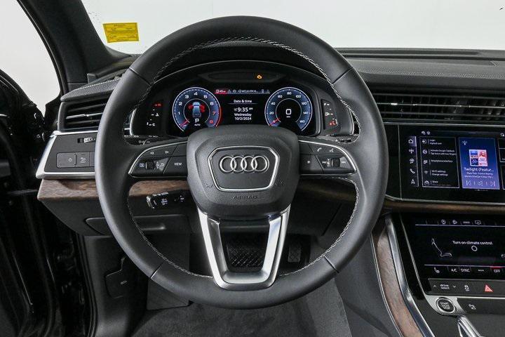 new 2025 Audi Q7 car, priced at $70,050