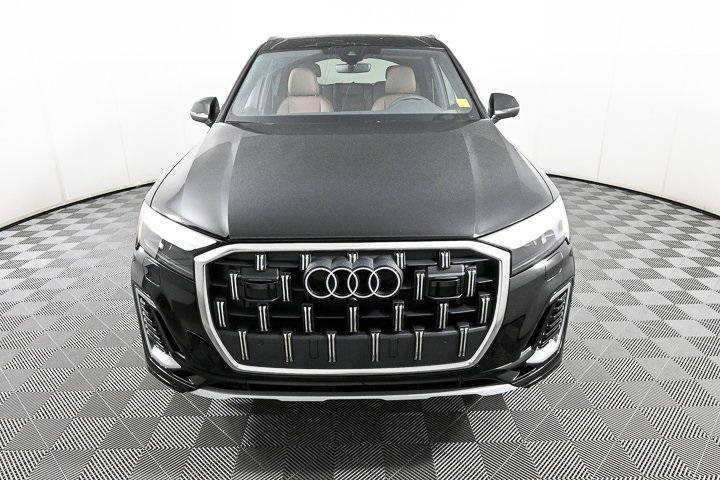 new 2025 Audi Q7 car, priced at $70,050