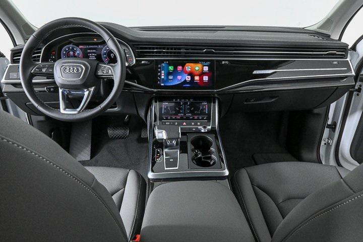 new 2025 Audi Q7 car, priced at $72,768