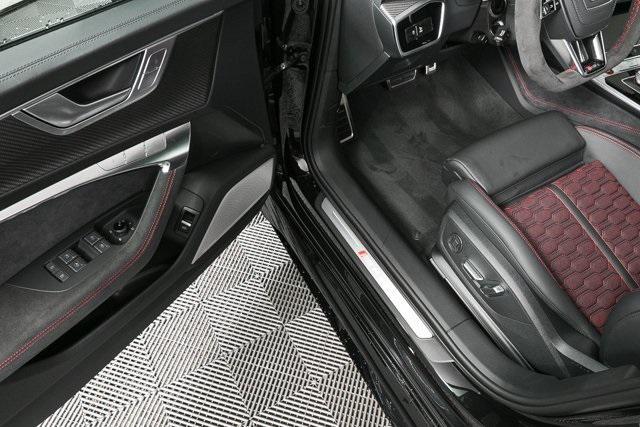 new 2025 Audi RS 6 Avant car, priced at $151,990