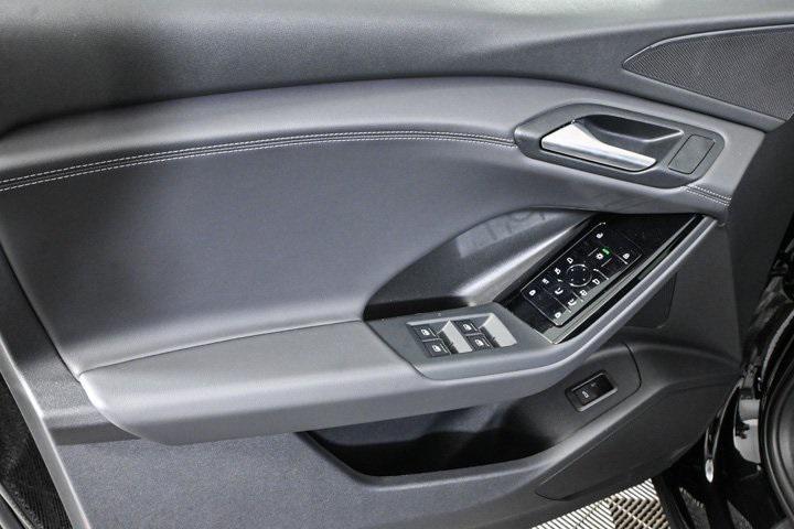 new 2025 Audi Q6 e-tron car, priced at $70,080