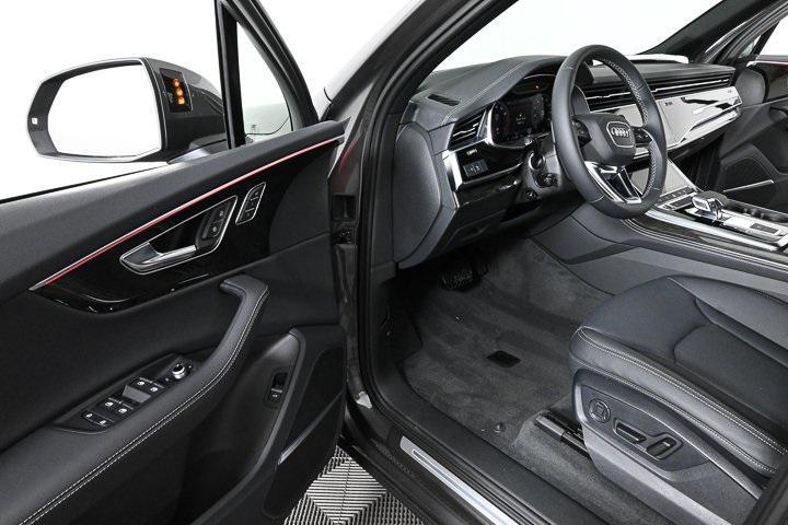 new 2025 Audi Q7 car, priced at $77,750