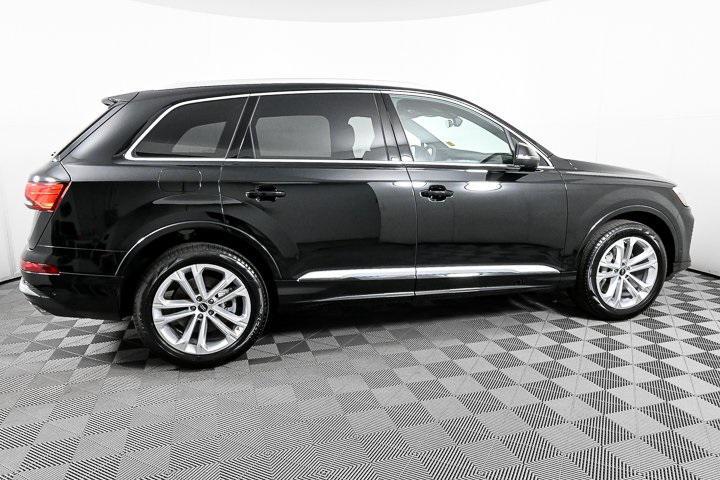 new 2025 Audi Q7 car, priced at $75,800