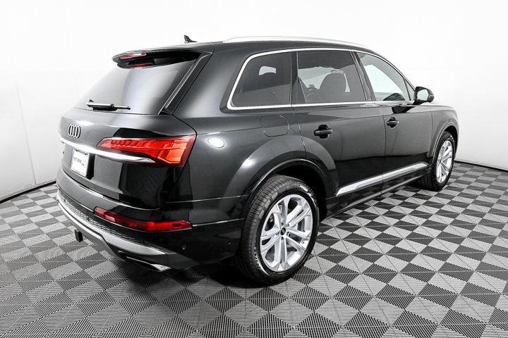 new 2025 Audi Q7 car, priced at $75,800