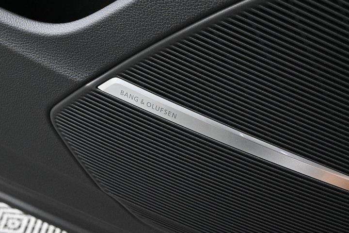 new 2025 Audi Q7 car, priced at $75,800