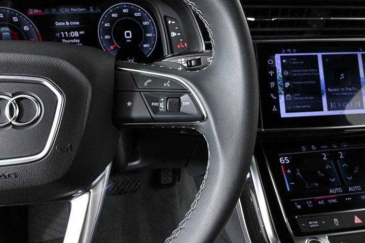 new 2025 Audi Q7 car, priced at $75,800