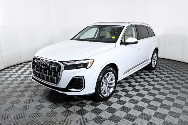 new 2025 Audi Q7 car, priced at $69,603