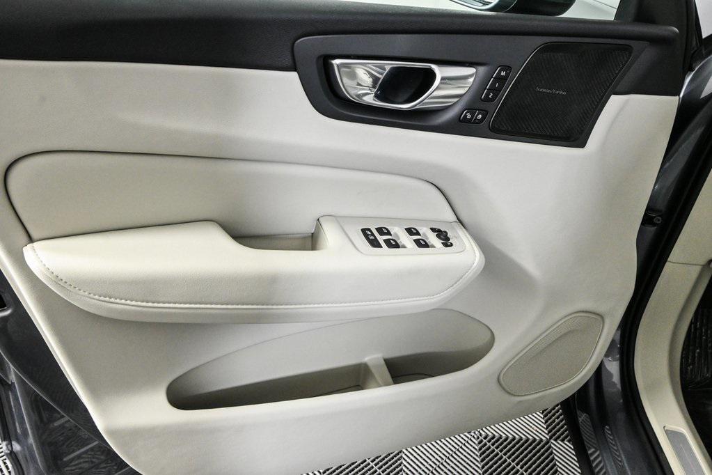 used 2021 Volvo XC60 Recharge Plug-In Hybrid car, priced at $32,500