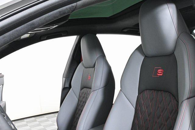 new 2025 Audi S7 car, priced at $100,976