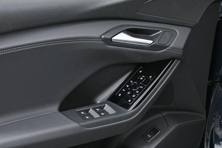 new 2025 Audi Q6 e-tron car, priced at $70,080