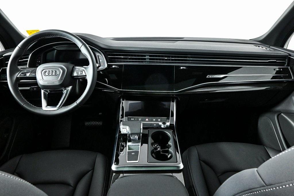 new 2025 Audi Q7 car, priced at $64,650