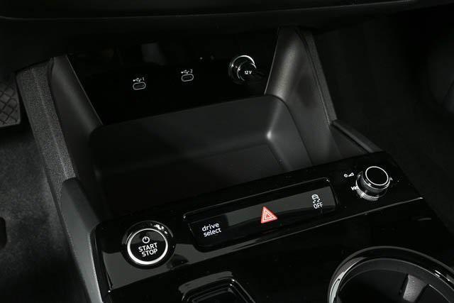 new 2025 Audi Q6 e-tron car, priced at $76,425