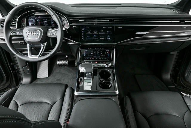 new 2025 Audi Q7 car, priced at $83,900