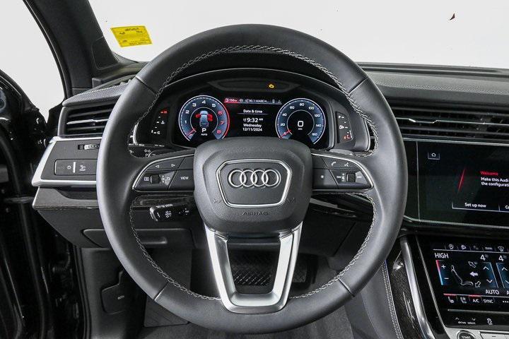 new 2025 Audi Q7 car, priced at $81,795