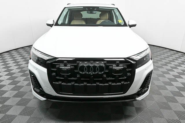 new 2025 Audi Q7 car, priced at $73,863