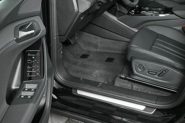 new 2025 Audi Q6 e-tron car, priced at $67,450