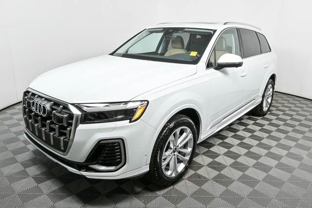 new 2025 Audi Q7 car, priced at $75,800