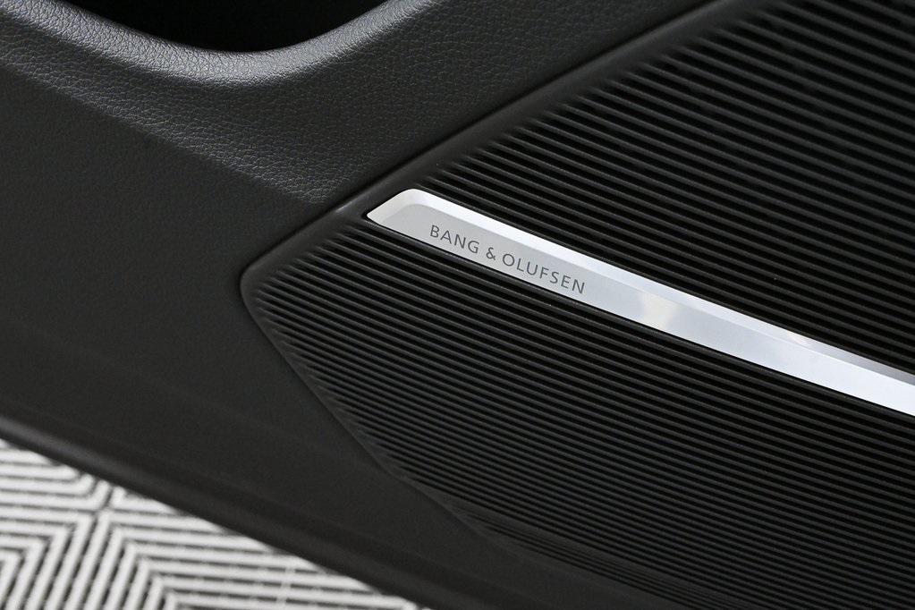 new 2025 Audi Q7 car, priced at $72,533