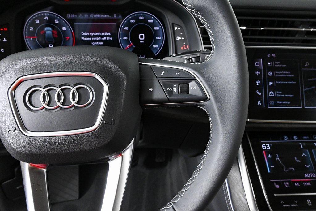 new 2025 Audi Q7 car, priced at $72,533