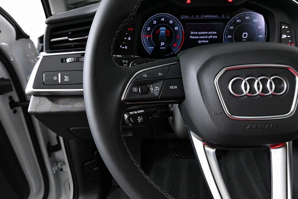 new 2025 Audi Q7 car, priced at $72,533