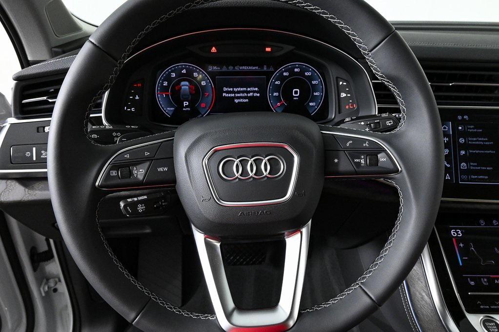 new 2025 Audi Q7 car, priced at $72,533