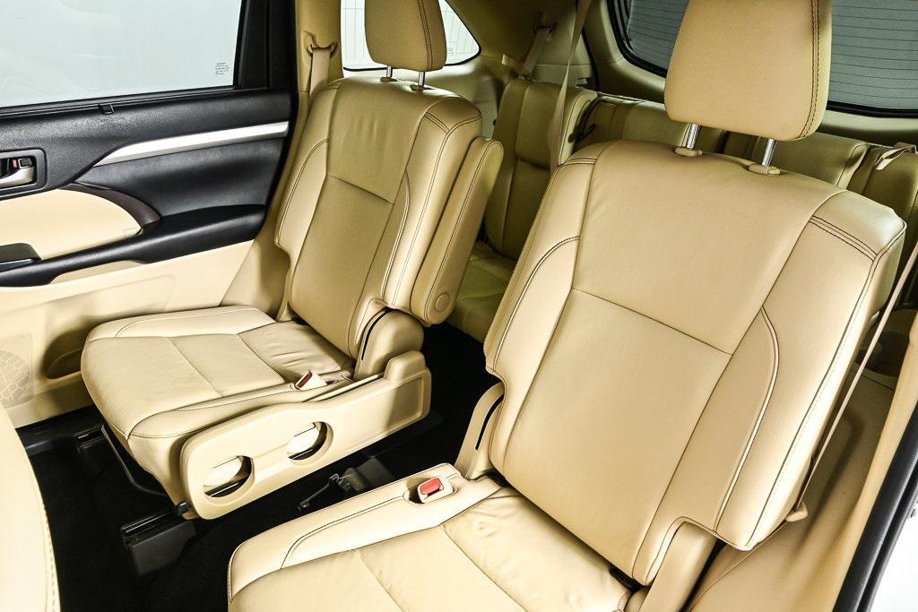 used 2019 Toyota Highlander car, priced at $23,847