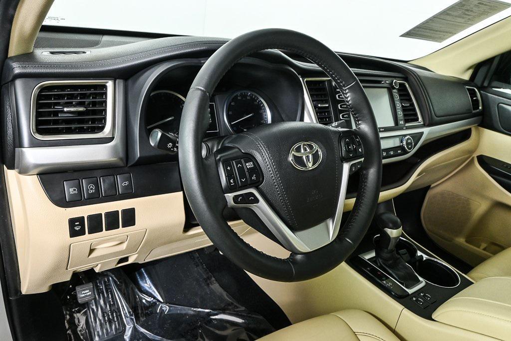 used 2019 Toyota Highlander car, priced at $23,847