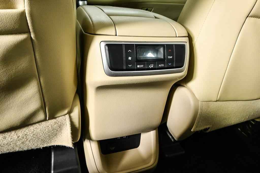 used 2019 Toyota Highlander car, priced at $23,847