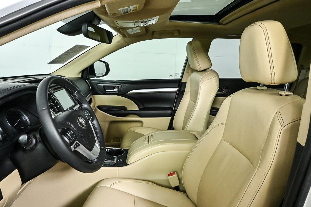 used 2019 Toyota Highlander car, priced at $23,847