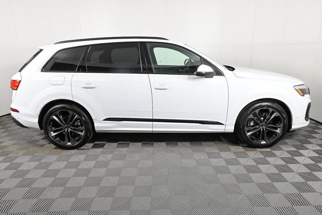 new 2026 Audi Q7 car, priced at $78,295