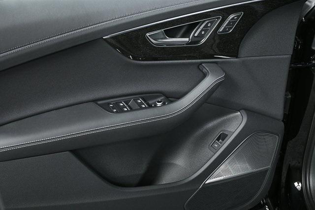 new 2025 Audi Q7 car, priced at $86,209
