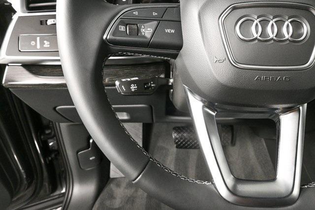 new 2025 Audi Q7 car, priced at $71,633